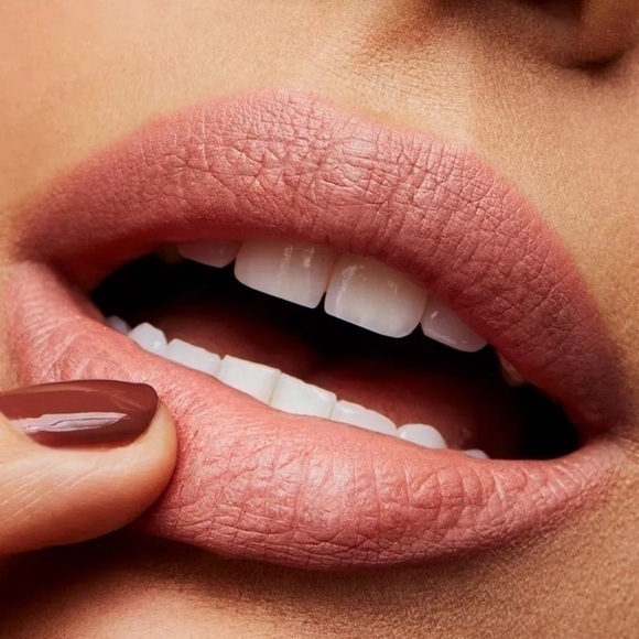 MAC Matte Lipstick  616 Taupe - Picture 1 of 5